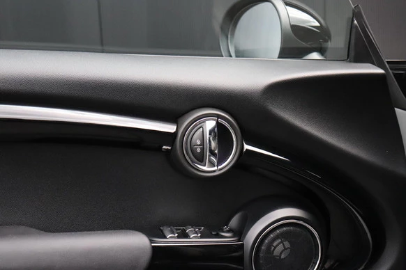 MINI Cooper S Cabrio - Afbeelding 18 van 30