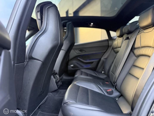 Porsche Taycan - Afbeelding 18 van 26