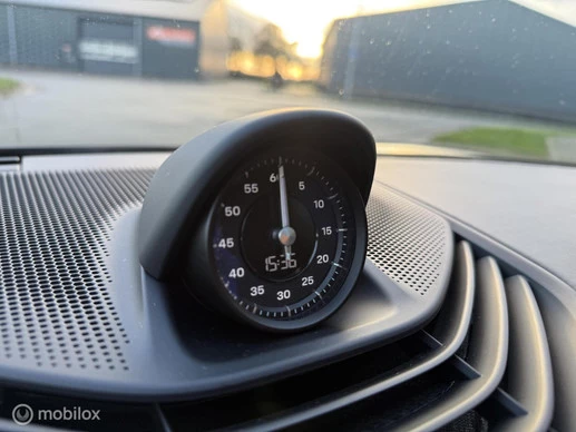 Porsche Taycan - Afbeelding 24 van 26