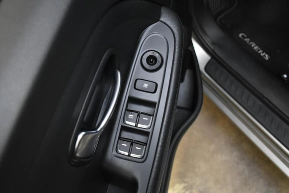 Kia Carens - Afbeelding 12 van 29