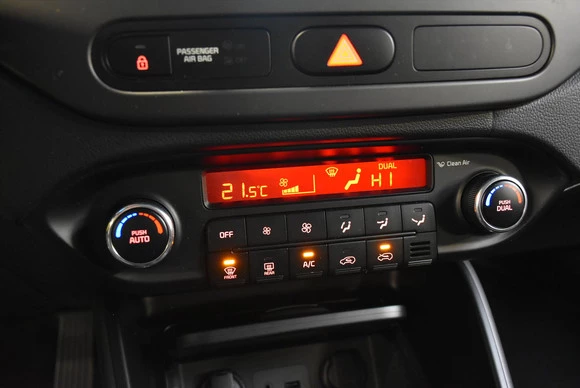 Kia Carens - Afbeelding 24 van 29