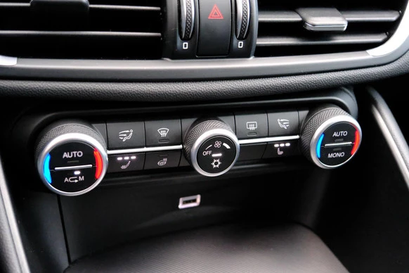 Alfa Romeo Giulia - Afbeelding 13 van 30