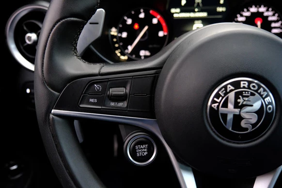 Alfa Romeo Giulia - Afbeelding 28 van 30