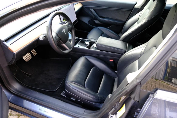 Tesla Model 3 - Afbeelding 2 van 30