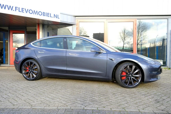 Tesla Model 3 - Afbeelding 4 van 30