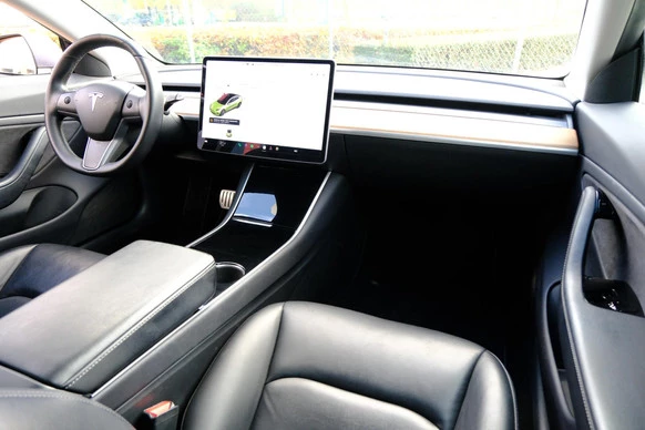 Tesla Model 3 - Afbeelding 5 van 30