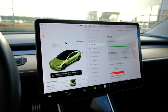 Tesla Model 3 - Afbeelding 16 van 30