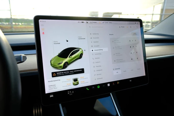 Tesla Model 3 - Afbeelding 18 van 30