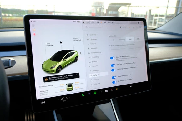 Tesla Model 3 - Afbeelding 22 van 30
