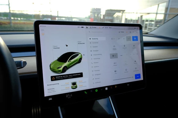 Tesla Model 3 - Afbeelding 28 van 30