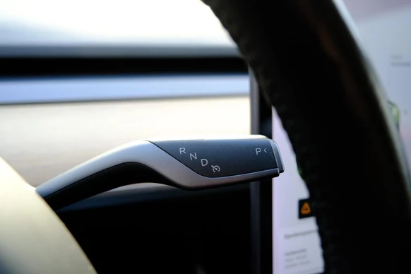 Tesla Model 3 - Afbeelding 30 van 30