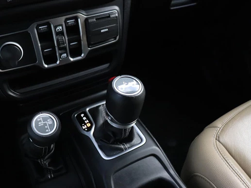 Jeep Wrangler - Afbeelding 25 van 30