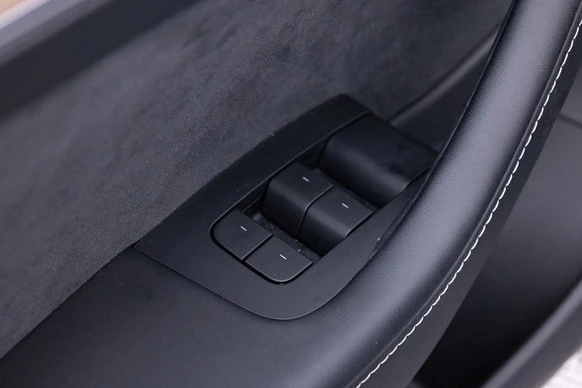 Tesla Model 3 - Afbeelding 10 van 30