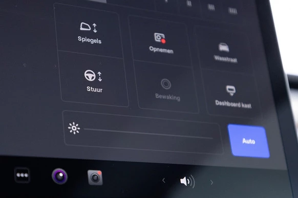 Tesla Model 3 - Afbeelding 16 van 30
