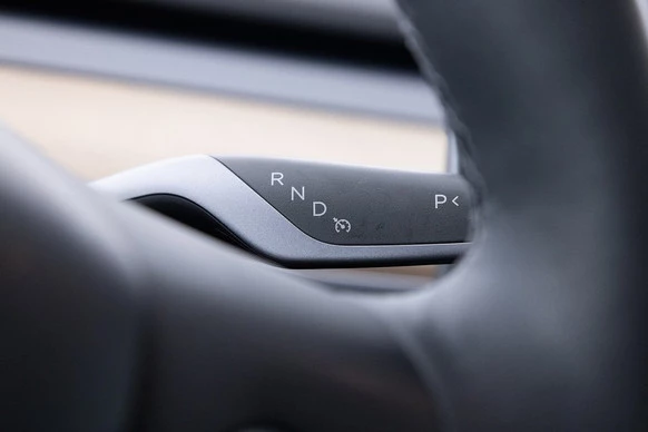 Tesla Model 3 - Afbeelding 19 van 30