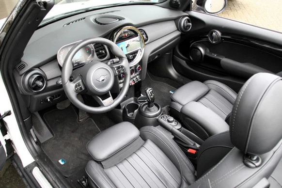 MINI Cooper Cabrio - Afbeelding 18 van 30