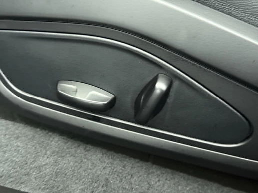 Porsche Taycan - Afbeelding 19 van 30