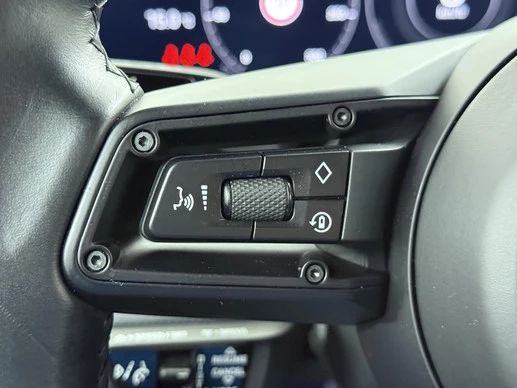 Porsche Taycan - Afbeelding 29 van 30