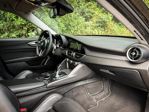 Alfa Romeo Giulia - Afbeelding 13 van 30