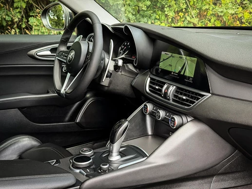 Alfa Romeo Giulia - Afbeelding 14 van 30