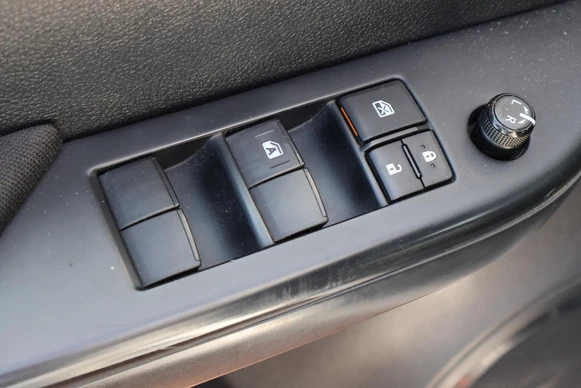 Toyota Hilux - Afbeelding 9 van 30