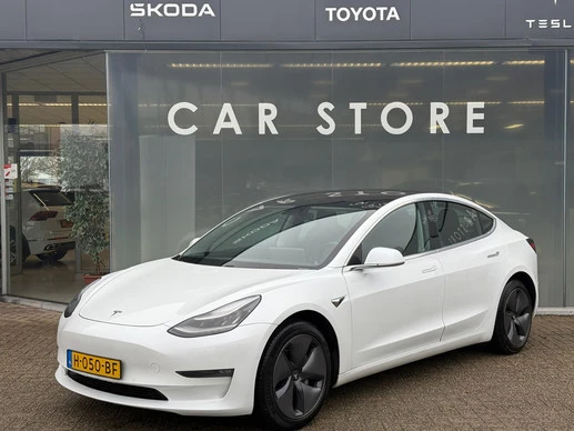 Tesla Model 3 - Afbeelding 1 van 17