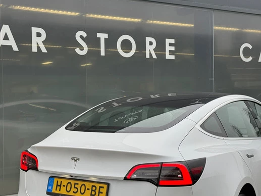 Tesla Model 3 - Afbeelding 6 van 17