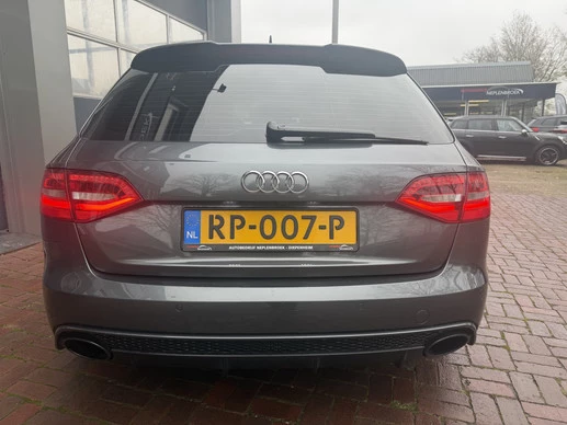 Audi RS4 - Afbeelding 4 van 30