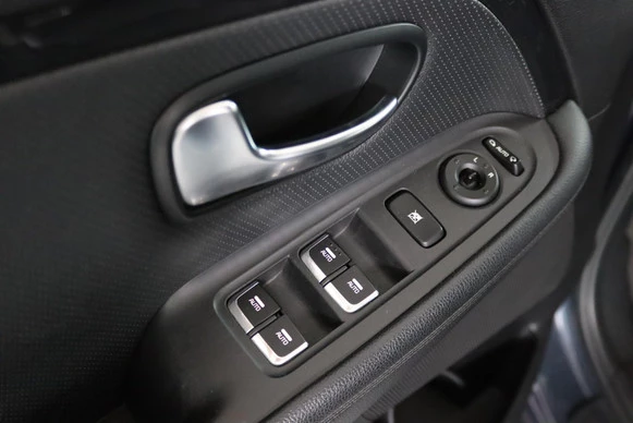 Kia Carens - Afbeelding 10 van 30