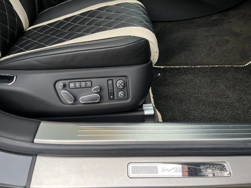 Bentley Flying Spur - Afbeelding 26 van 30