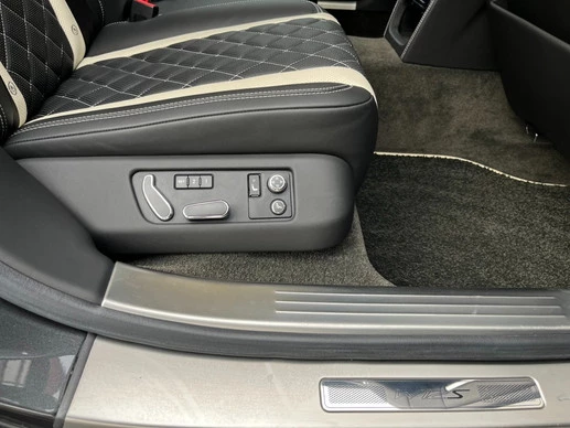 Bentley Flying Spur - Afbeelding 28 van 30