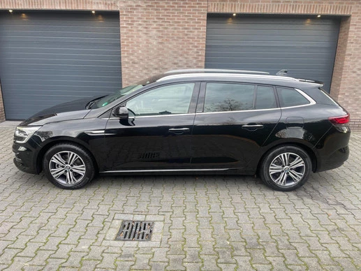 Renault Megane E-Tech - Afbeelding 2 van 24