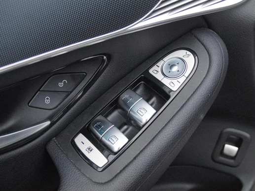 Mercedes-Benz EQC - Afbeelding 24 van 30