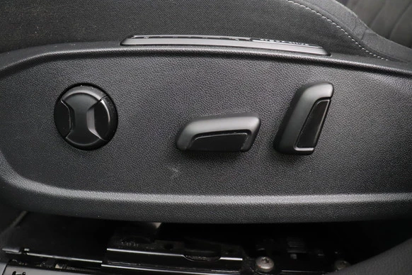 Volkswagen Golf - Afbeelding 17 van 30