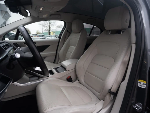 Jaguar I-PACE - Afbeelding 16 van 30