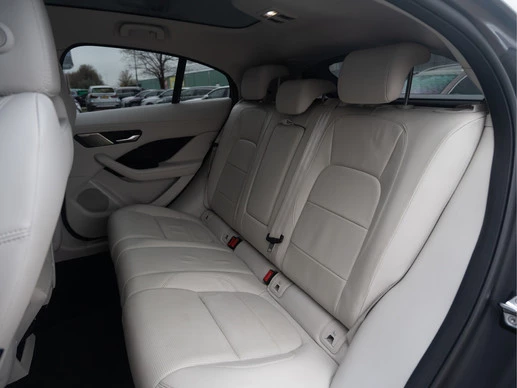 Jaguar I-PACE - Afbeelding 17 van 30