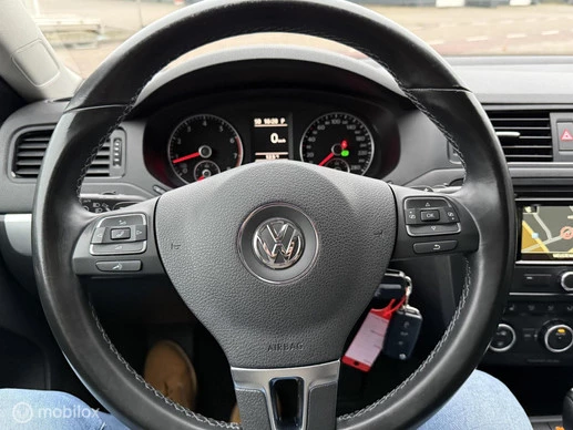 Volkswagen Jetta - Afbeelding 16 van 26