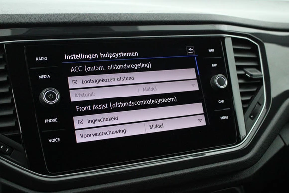 Volkswagen T-Roc - Afbeelding 25 van 30