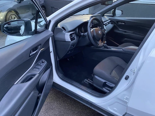 Toyota C-HR - Afbeelding 15 van 30