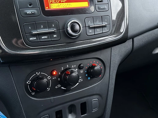 Dacia Logan - Afbeelding 18 van 23