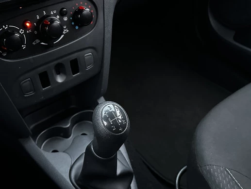 Dacia Logan - Afbeelding 19 van 23