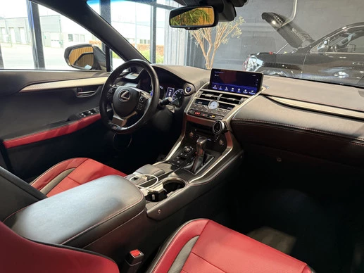 Lexus NX - Afbeelding 15 van 30
