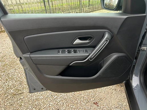 Dacia Duster - Afbeelding 28 van 30