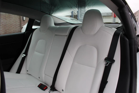 Tesla Model 3 - Afbeelding 12 van 20