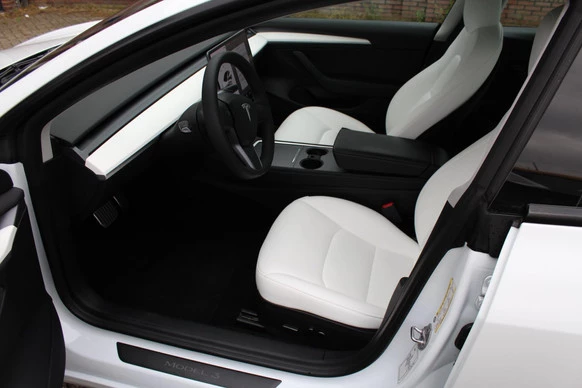Tesla Model 3 - Afbeelding 13 van 20