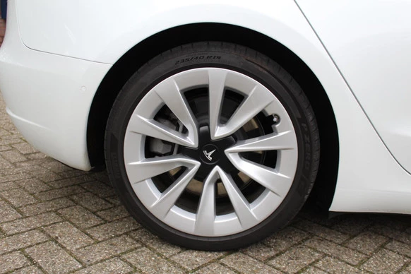 Tesla Model 3 - Afbeelding 19 van 20