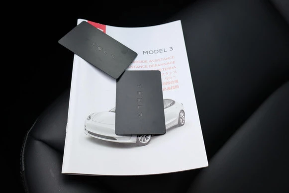 Tesla Model 3 - Afbeelding 5 van 30