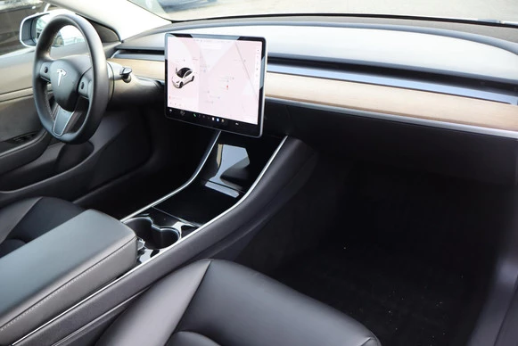 Tesla Model 3 - Afbeelding 12 van 30