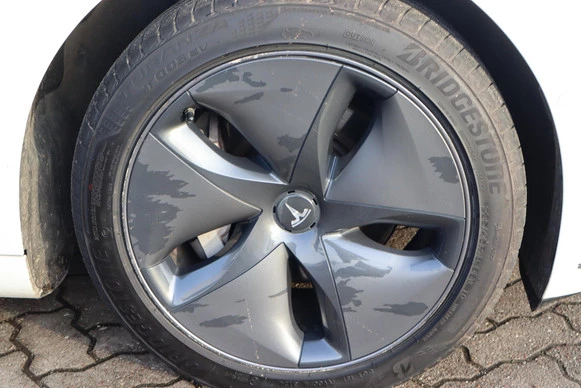 Tesla Model 3 - Afbeelding 16 van 30