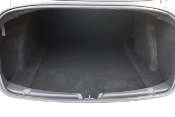 Tesla Model 3 - Afbeelding 21 van 30